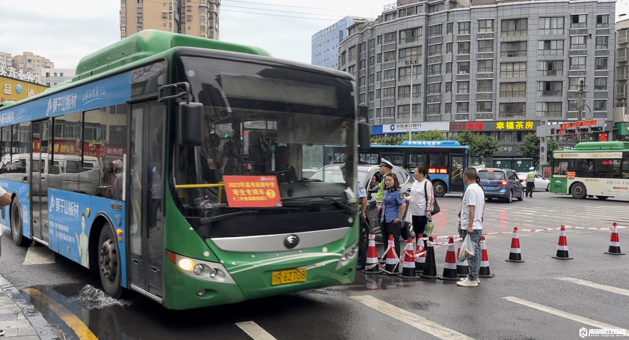 南部茶馆-南部陵江在线直击高考！南部县6615名考生奔赴考场南部陵江在线(9)